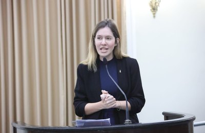 Cibele Moura apresenta projeto para levar educação contra violência doméstica às escolas estaduais de Alagoas