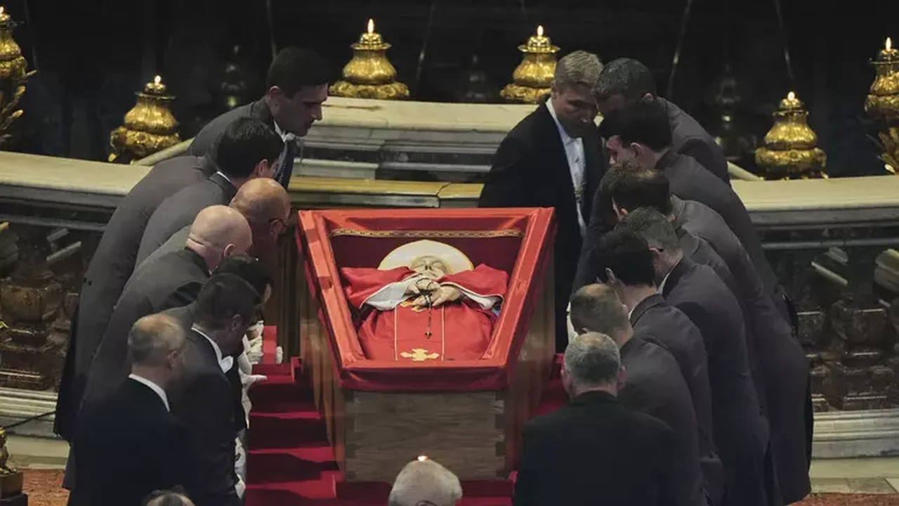 Começa velório público do Papa na Basílica de São Pedro