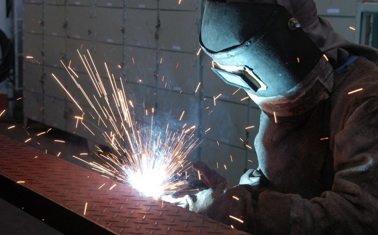 Indústria está comprometida com desenvolvimento sustentável e descarbonização, diz CNI