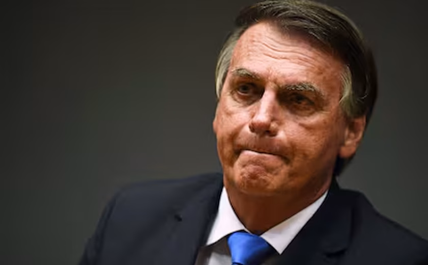 Bolsonaro pode passar por novo procedimento para tratar crises persistentes de soluços