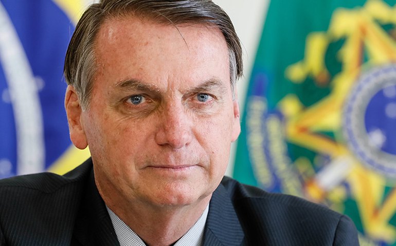 Bolsonaro confirma intenção de recrutar militar da reserva para reduzir filas