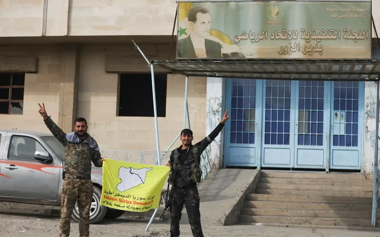 Rússia: líderes de rebeldes sírios garantiram segurança em instalações militares no país