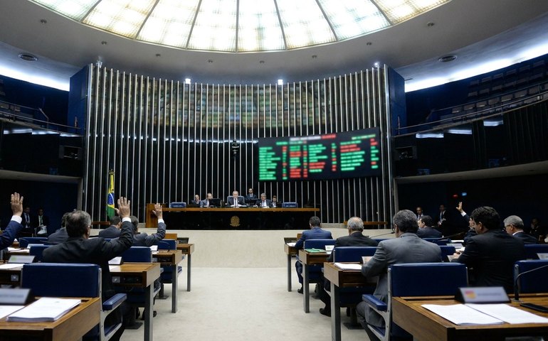 Senado aprova projeto de renegociação de dívidas rurais com recursos do Pré-Sal