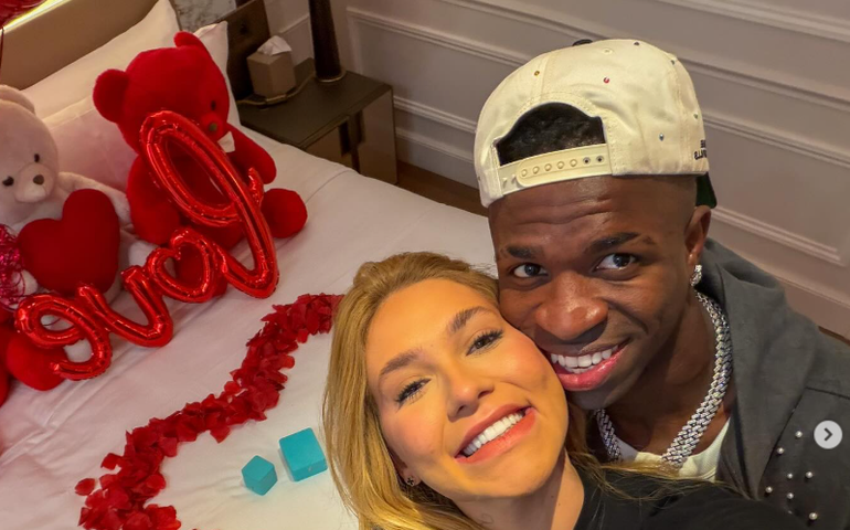 Vini Jr. e Virgínia assumem namoro com post romântico nas redes sociais