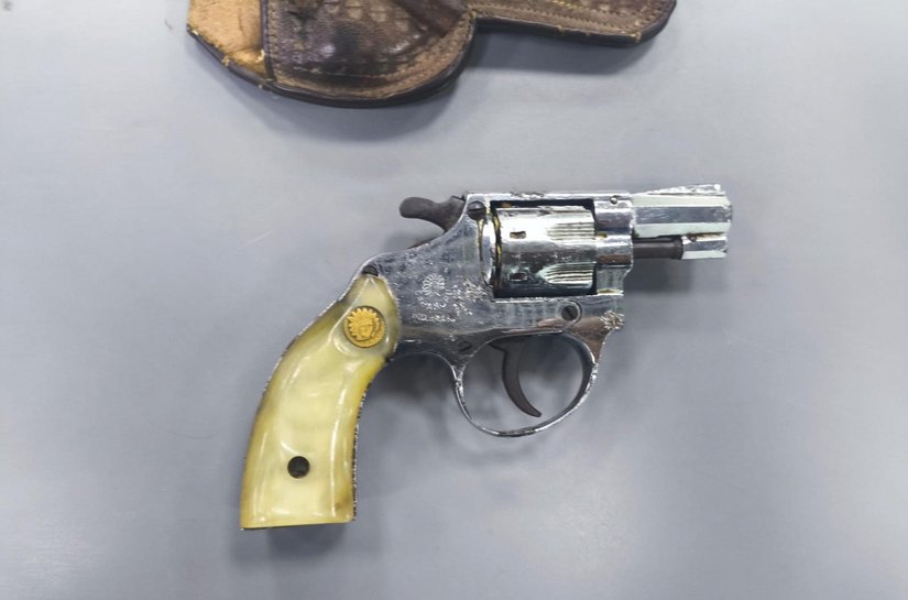 Jovem é flagrado com arma de fogo no aeroporto Zumbi dos Palmares