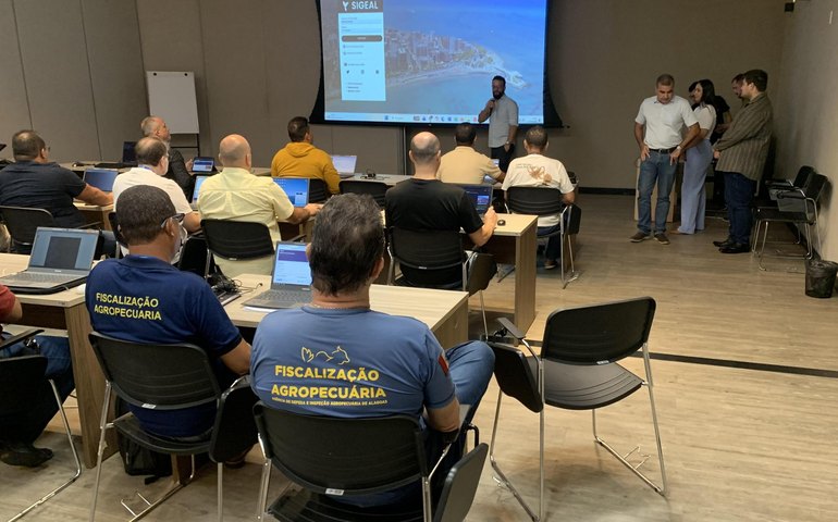 Fiscais da Adeal recebem treinamento sobre módulo de fiscalização do Sigeal