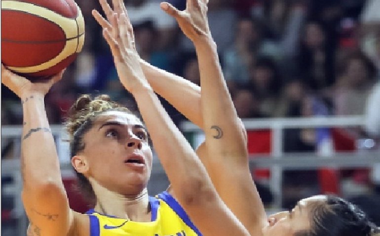 Seleções femininas de basquete e handebol do Brasil garantem vaga na final do Pan de Santiago