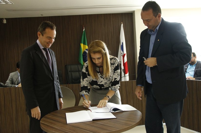 OAB/AL formaliza parceria com Editora Fórum e disponibiliza a Biblioteca Digital