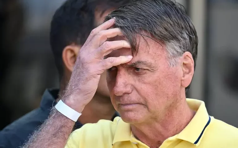 Bolsonaro apresenta melhora clínica, mas segue sem previsão de alta da UTI