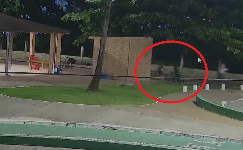 Entregador assassinado pode ter sido alvo do tráfico; outro ferido teria sido confundido, diz delegado