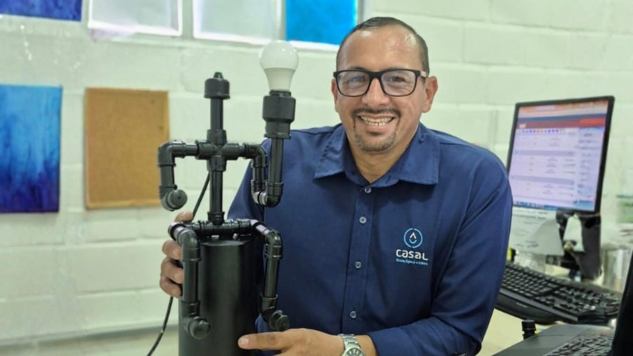 Da operação à reciclagem: funcionário da Casal transforma canos de PVC em peças criativas