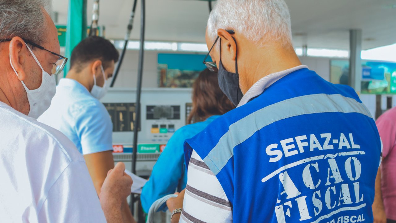 Operação fiscal detecta irregularidades em postos de combustíveis de Maceió e Rio Largo