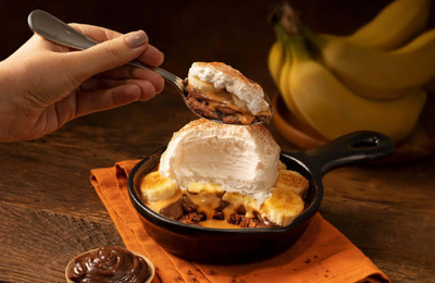 Outback lança versão exclusiva de banoffee com base crocante de biscoito Thunder e brigadeiro com canela