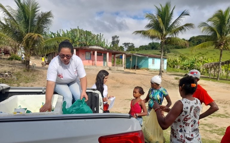 Programa do Leite: assistência social de Santana do Mundaú realiza entrega semanal a 480 famílias
