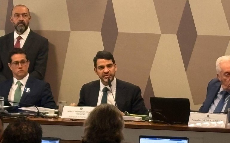 Messias é sabatinado para o STF e sinaliza apoio à reforma na Corte