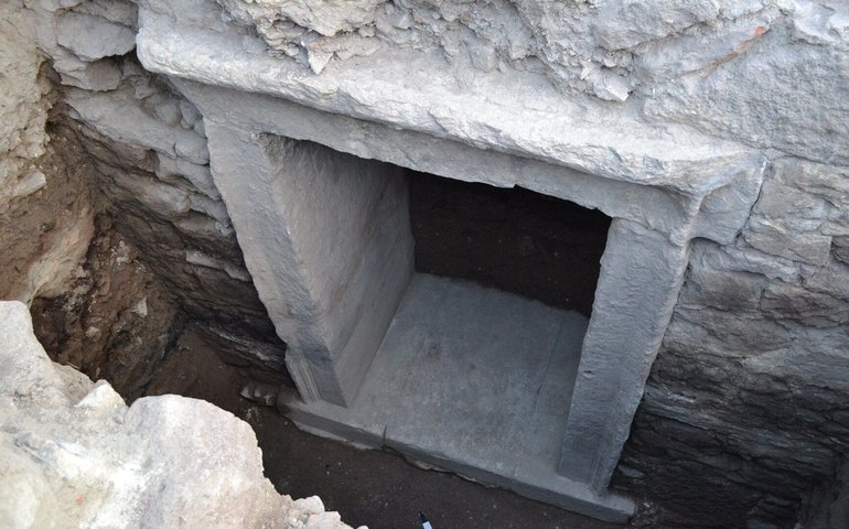 'Túmulo monumental romano' com inscrição bilíngue encontrado na Albânia (VÍDEO)