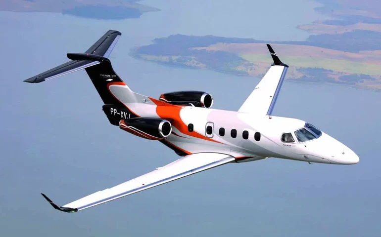 EUA determinam inspeções em jatos Embraer Phenom 300 após problema em testes