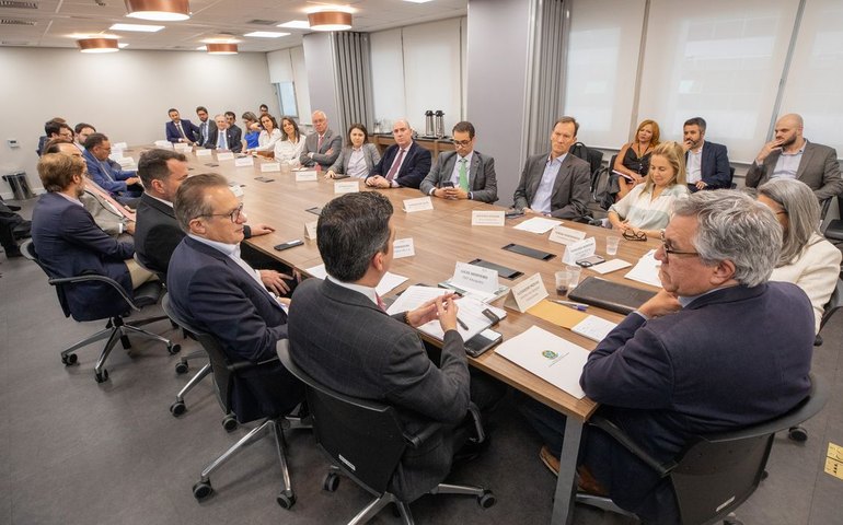 Governo quer celeridade para lei sobre crimes ambientais, diz Padilha 