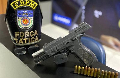 PM prende homem que portava arma de fogo no Flexal, em Maceió