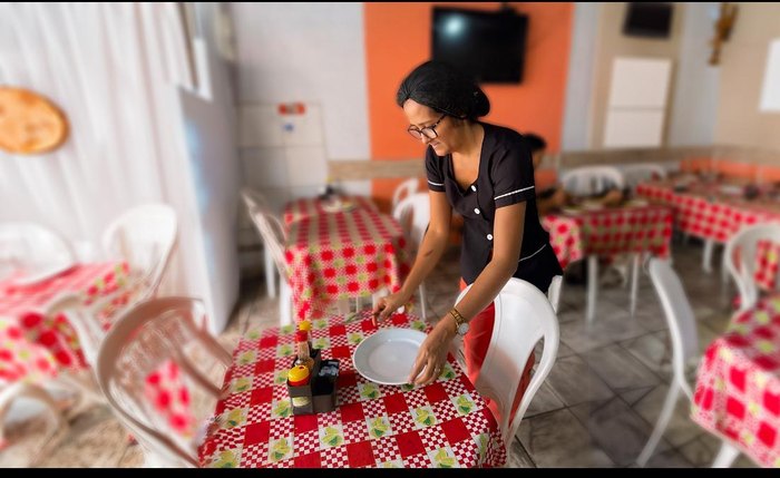 Desde 2019, Cícera Patrícia possui um pequeno restaurante no Tabuleiro do Martins