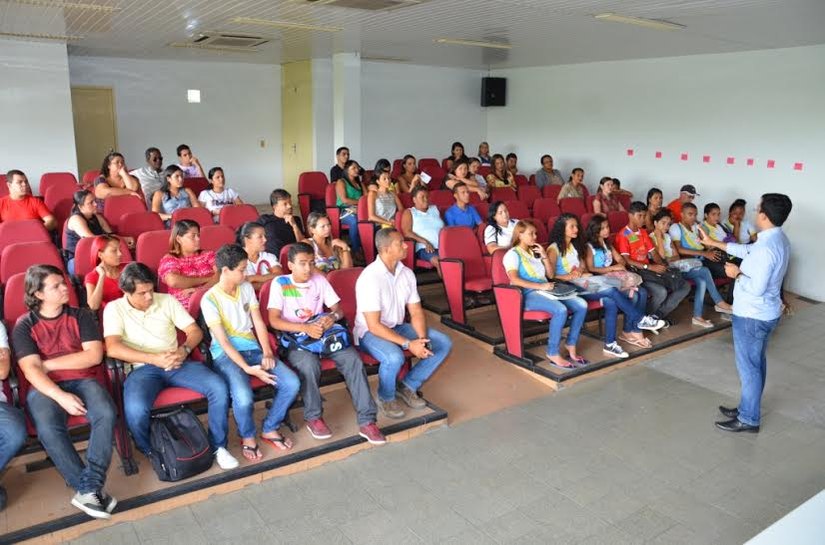 Voluntários do Revezamento da Tocha participam de reunião em São Miguel