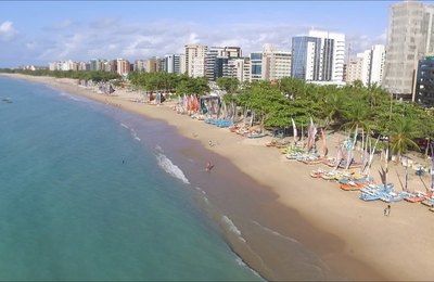 Governo promove ação na Orla de Ponta Verde para conscientizar sobre a violência contra a mulher