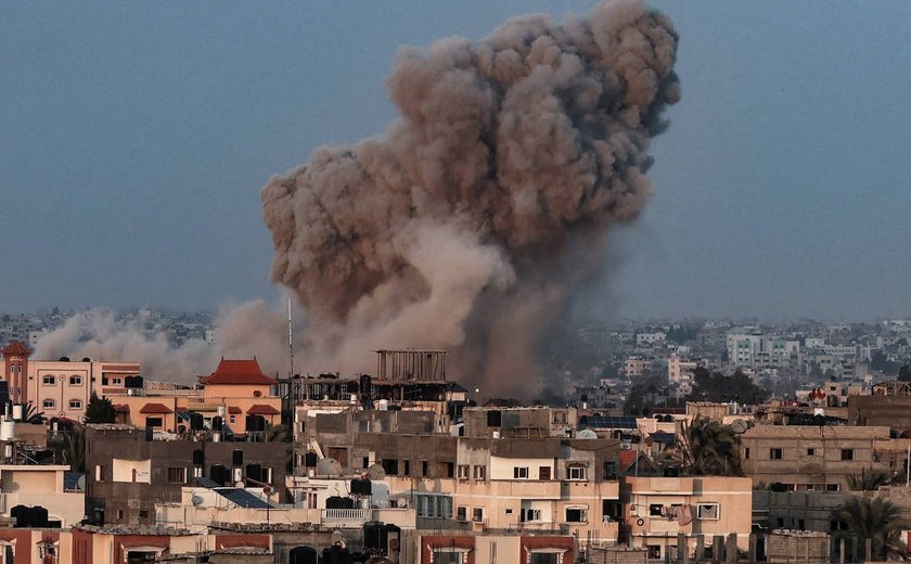 Ministério relata ao menos 500 mortos em ataque aéreo israelense em hospital de Gaza