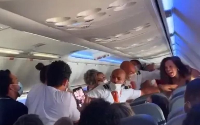 Voo da Gol de Salvador a SP tem briga generalizada entre passageiros