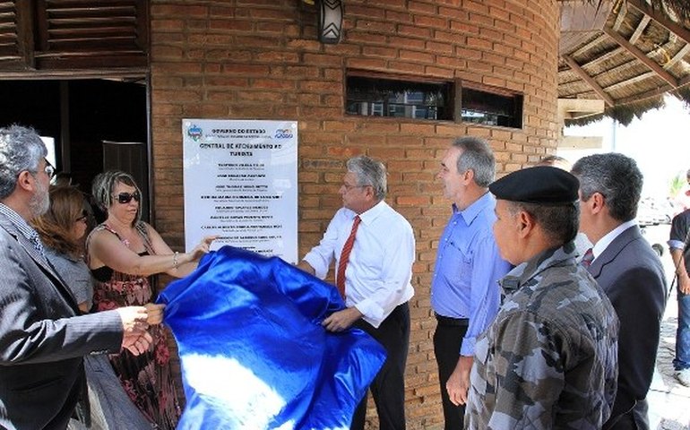 Oplit prende homem que agredia esposa com pedaço de madeira