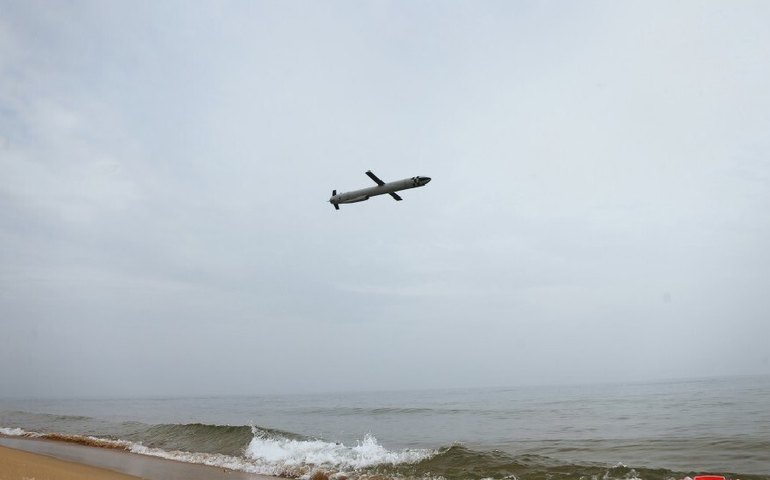Coreia do Norte testa drone submarino capaz de fazer 'tsunami radioativo'