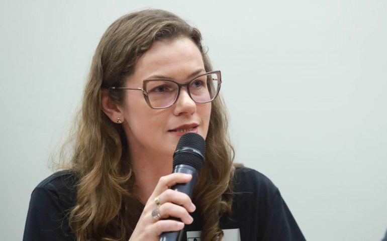 Empresas devem agir para prevenir transtornos mentais no ambiente de trabalho, dizem especialistas