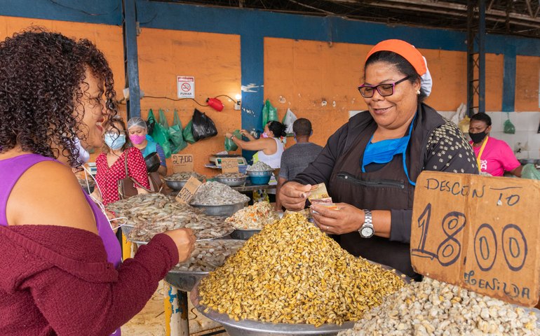 Prefeitura de Maceió realiza pesquisa com permissionários do Mercado da Produção