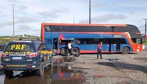 Passageira é presa com 35kg de maconha dentro de ônibus em Sergipe / Foto: Foto: PRF/SE