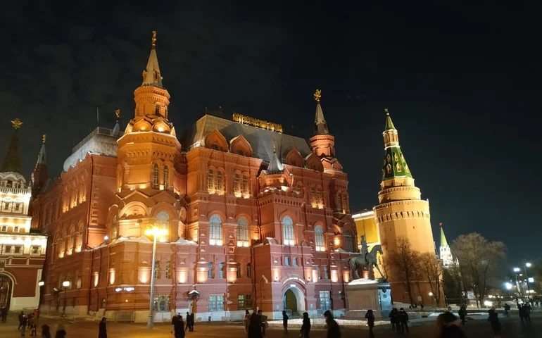 BC da Rússia eleva juro básico em 2 pontos porcentuais, a 15%