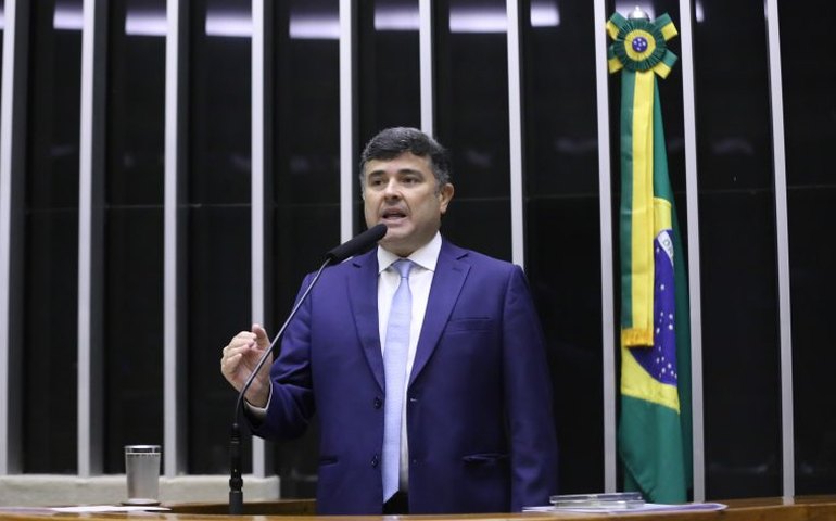 Projeto prevê técnico de enfermagem obrigatório em escolas de tempo integral