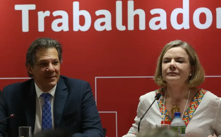 Haddad e Gleisi chegam à reunião com líderes do Congresso sobre alternativas ao IOF
