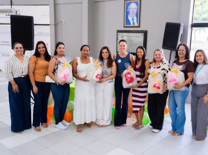 Prefeitura realiza a entrega de mais 70 enxovais às gestantes do projeto “Mãe Arapiraquense”