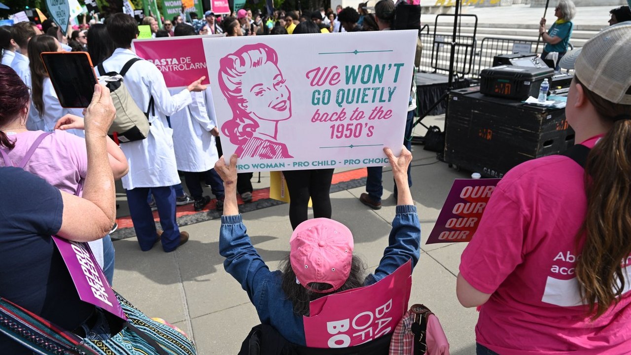 Senado do Arizona revoga lei de 1864 contra aborto e mantém procedimento até 15ª semana