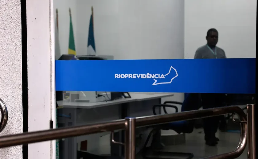 Cláudio Castro exonera presidente da Rioprovidência