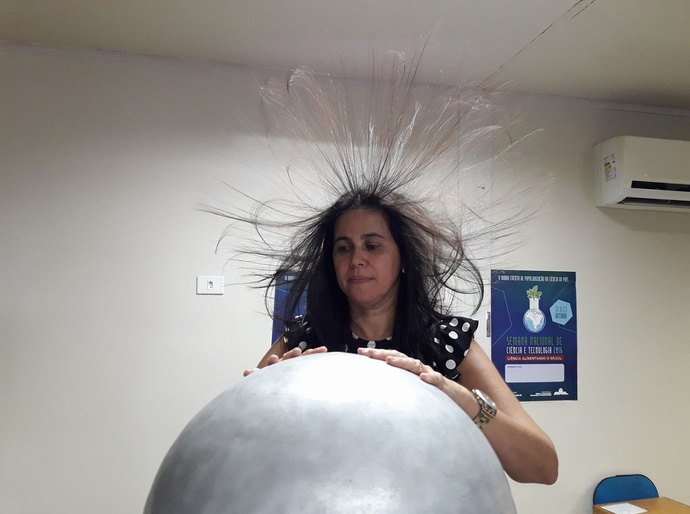 Prefeita de Branquinha prestigia Caravana da Ciência