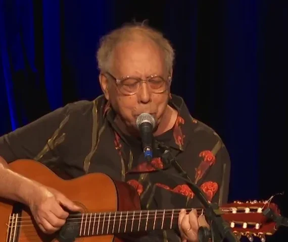 Morre Jards Macalé, cantor e compositor, aos 82 anos