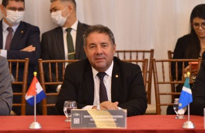 Márcio Roberto participa de assinatura de convênio para aperfeiçoar relação com as ouvidorias dos MPs