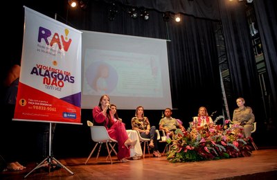 Penedo realiza capacitação para aumentar rede de apoio às mulheres vítimas de violência