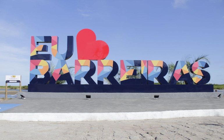 Prefeitura de Coruripe homenageia Maria do Padeiro com a nova Orla da Barreiras