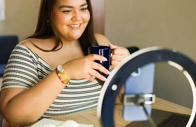 Primeira campanha da plataforma de creators da TIM remunera com R$ 50 mil e iPhone 17