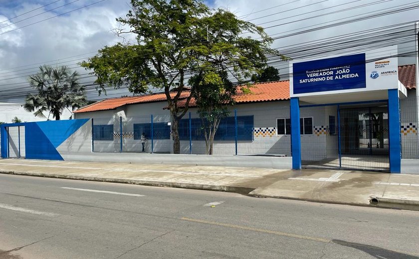 Escola João Saturnino é entregue totalmente revitalizada à população de Arapiraca