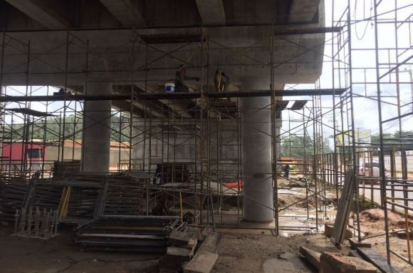 Ritmo de obras estruturantes é readequado no período de chuva em AL