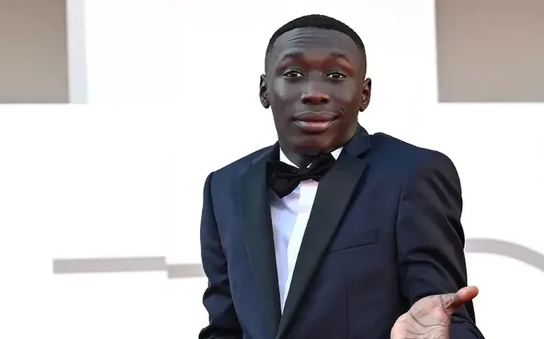 Khaby Lame, estrela do TikTok que foi detido pela imigração dos EUA, está no Brasil