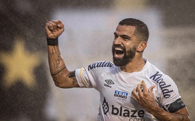 Santos contrata o experiente meia Giuliano por um ano e anuncia permanência de Furch