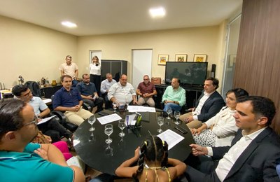 Saúde recebe familiares de crianças submetidas a traqueostomia e apresenta ações que serão realizadas